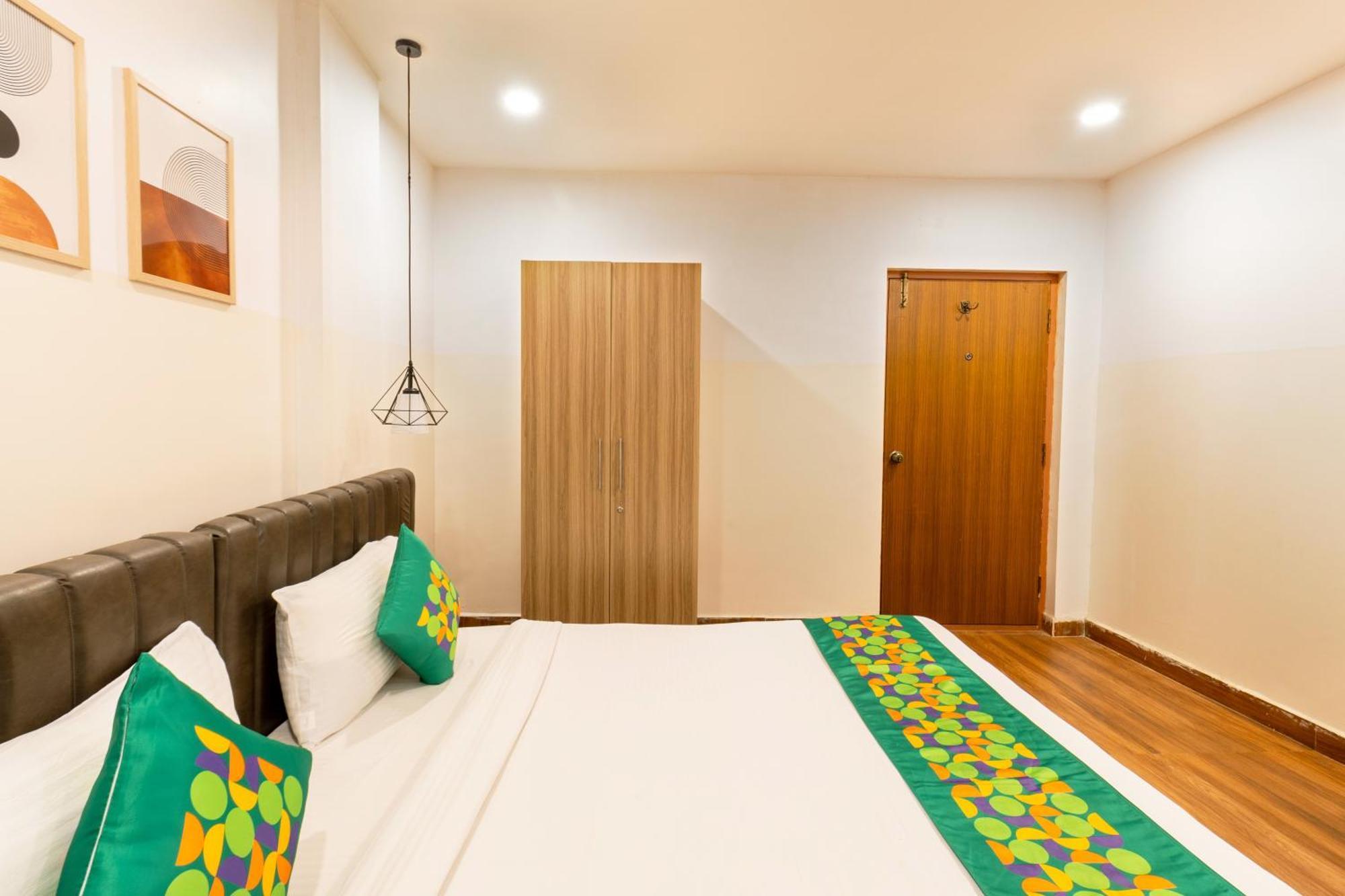 Treebo Seventh Heaven Kukatpally Haidarábád Kültér fotó